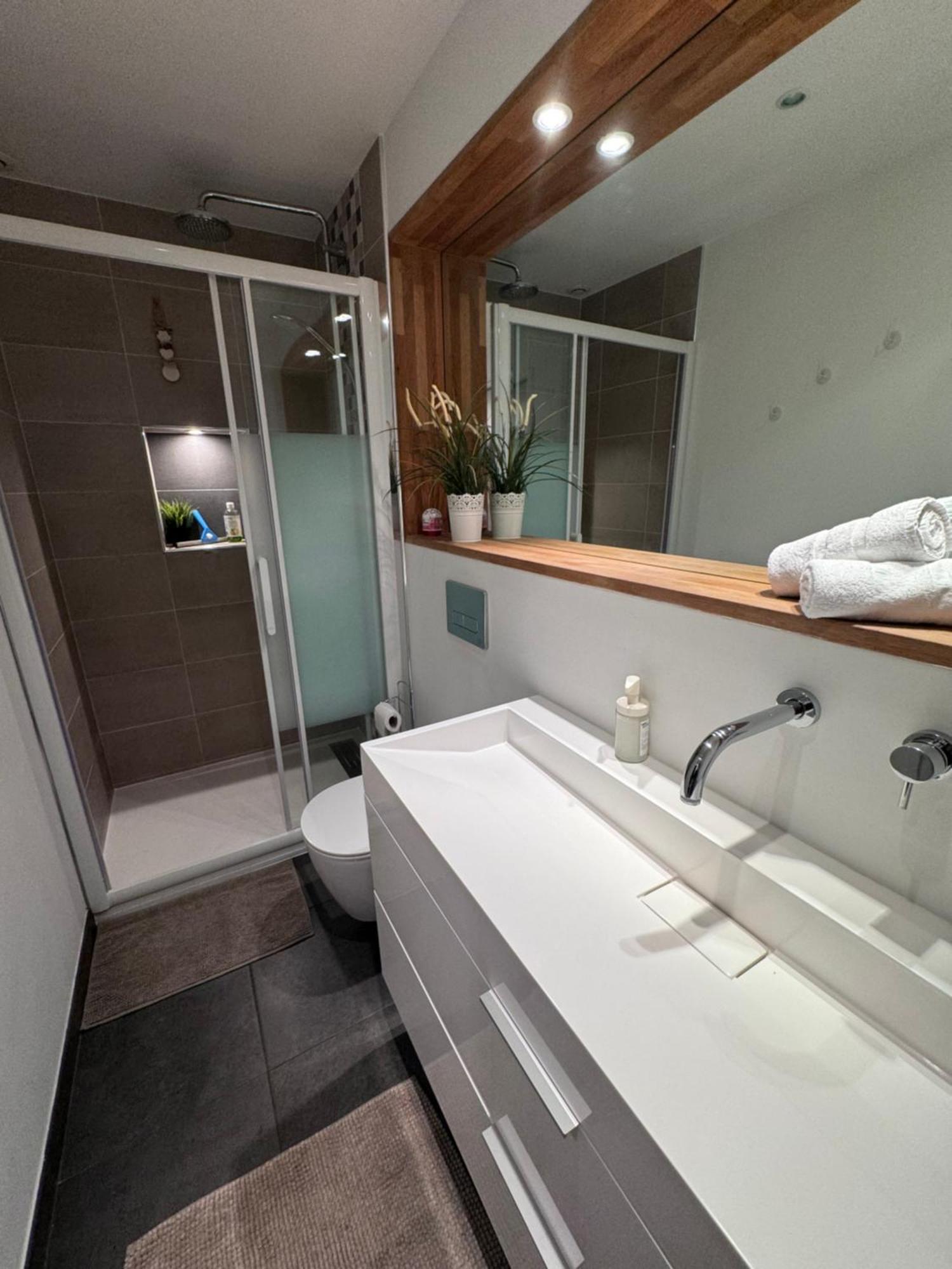 Vieil Antibes Apartment With Ac 320M From Beach Bagian luar foto